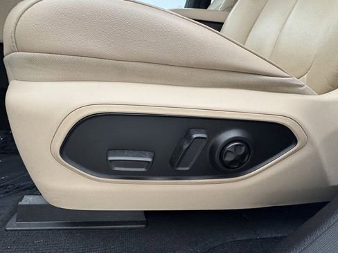 Used 2023 Jeep Grand Cherokee Limited image 22