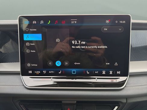 New 2026 Volkswagen Tiguan SE AWD/4WD image 17