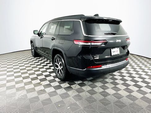 Certified 2025 Jeep Grand Cherokee L Limited w/ Luxury Tech Group II image 8