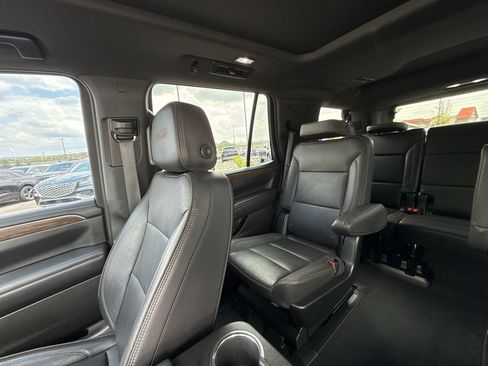 Used 2023 Chevrolet Tahoe High Country AWD/4WD image 12