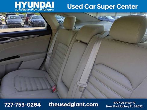 Used 2014 Ford Fusion SE FWD image 14