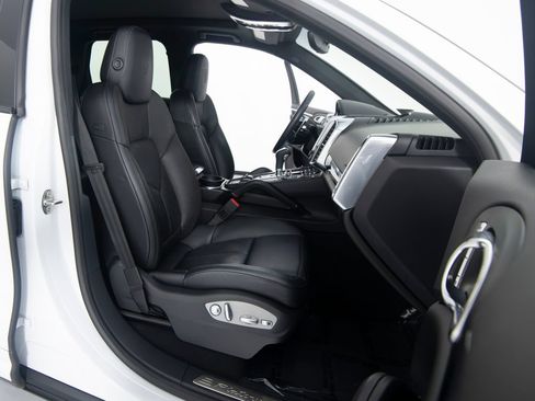 Certified 2017 Porsche Cayenne AWD/4WD image 41