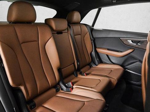 Used 2024 Audi Q8 Premium Plus w/ Premium Plus Package image 21