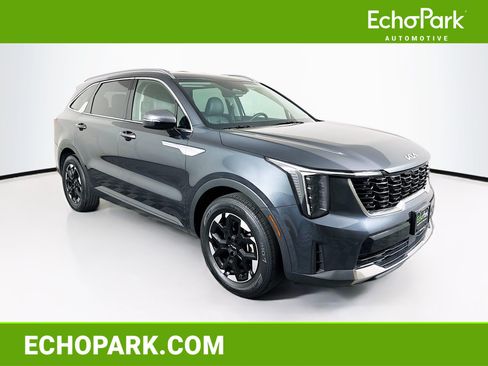 Used 2024 Kia Sorento S FWD image 1