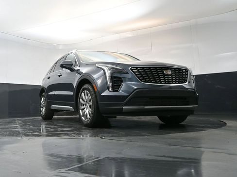 Used 2019 Cadillac XT4 Premium Luxury w/ Cold Weather Package AWD/4WD image 25
