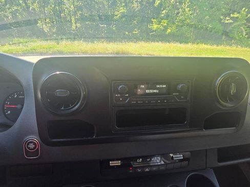 Used 2019 Mercedes-Benz Sprinter 170 image 22
