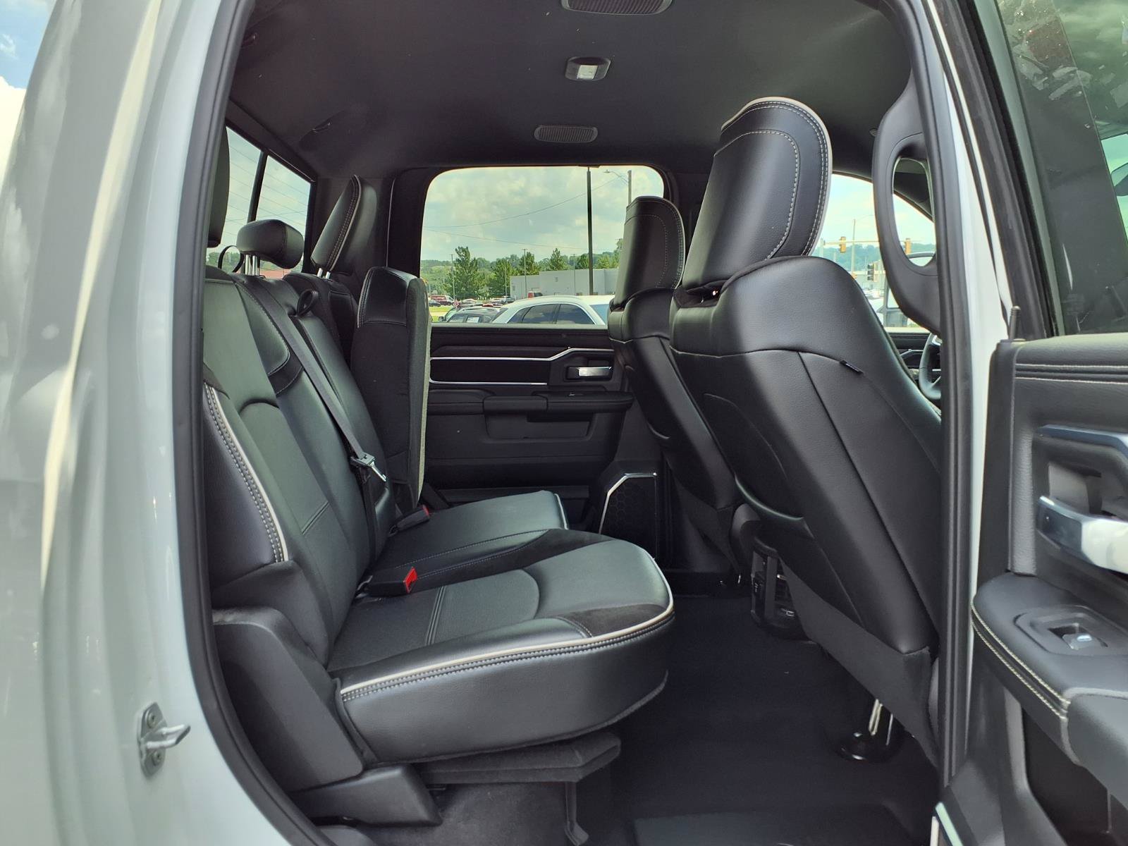 Used 2026 RAM 2500 Laramie AWD/4WD image 29