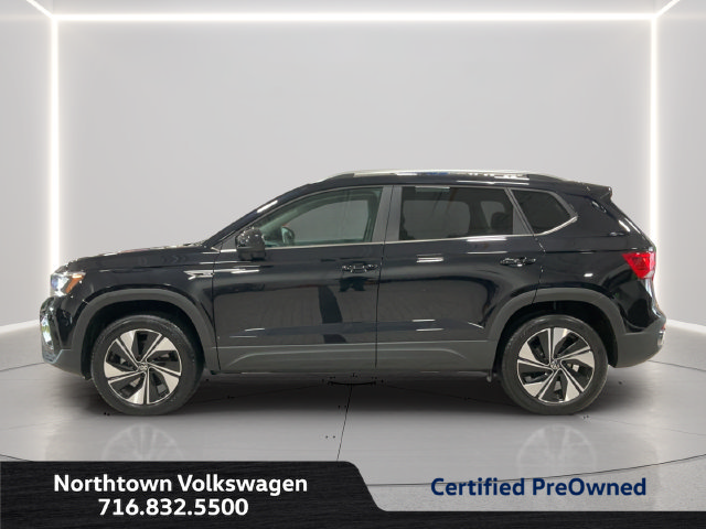 Certified 2024 Volkswagen Taos SE w/ Panoramic Sunroof Package AWD/4WD image 2