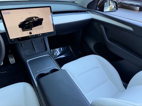 Used 2022 Tesla Model Y Performance AWD/4WD image 42