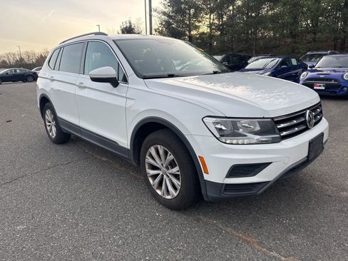 Used 2019 Volkswagen Tiguan SE w/ Panoramic Sunroof Package image 7