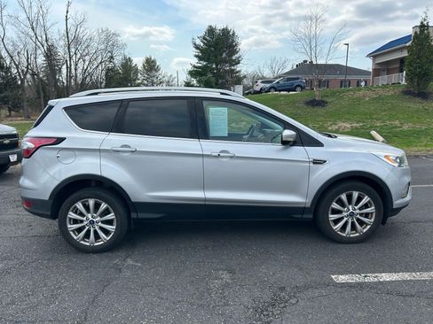 Used 2017 Ford Escape Titanium image 4