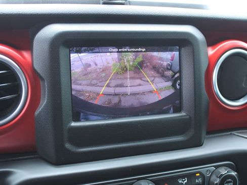 Used 2018 Jeep Wrangler Unlimited Rubicon AWD/4WD image 26