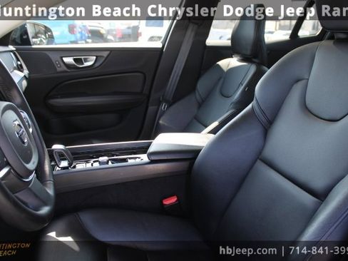 Used 2024 Volvo S60 B5 Core image 29