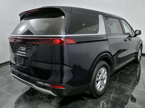 Used 2023 Kia Carnival LX FWD image 9