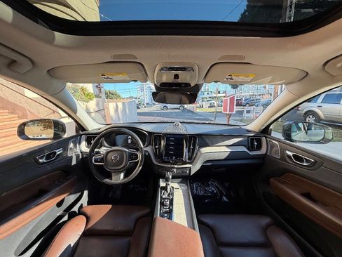 Used 2018 Volvo XC60 T6 Inscription w/ Convenience Package image 9