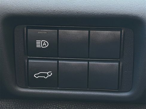 Certified 2024 Toyota Highlander XLE image 24