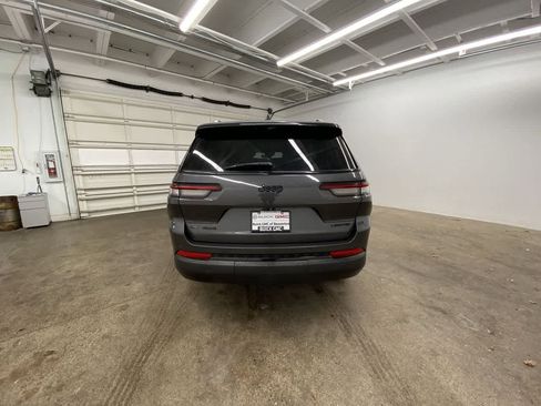Used 2022 Jeep Grand Cherokee L Limited w/ Luxury Tech Group II AWD/4WD image 5
