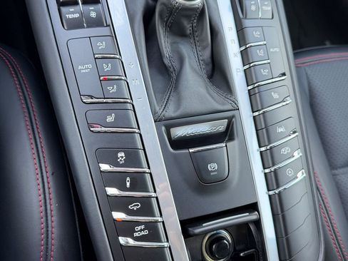 Used 2021 Porsche Macan GTS AWD/4WD image 34