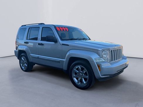 Used 2012 Jeep Liberty Sport image 1