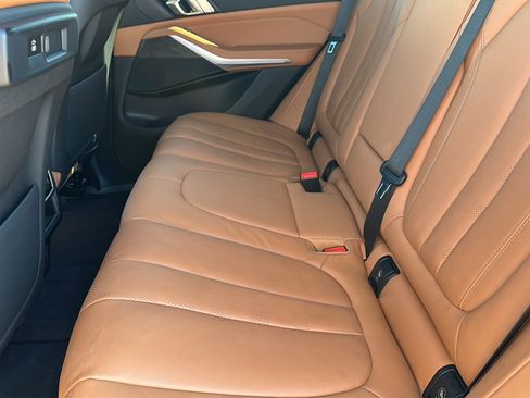 Used 2022 BMW X5 xDrive40i w/ Premium Package image 18