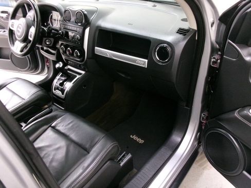 Used 2017 Jeep Compass High Altitude image 25