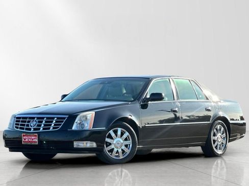 Used 2008 Cadillac DTS image 1