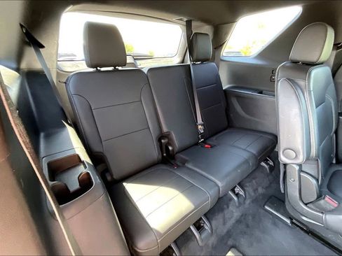 Used 2023 Chevrolet Traverse LT AWD/4WD image 26
