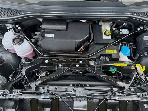 Used 2024 Audi Q4 e-tron Prestige image 33