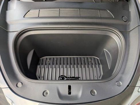 Used 2024 Tesla Model Y Long Range RWD image 22