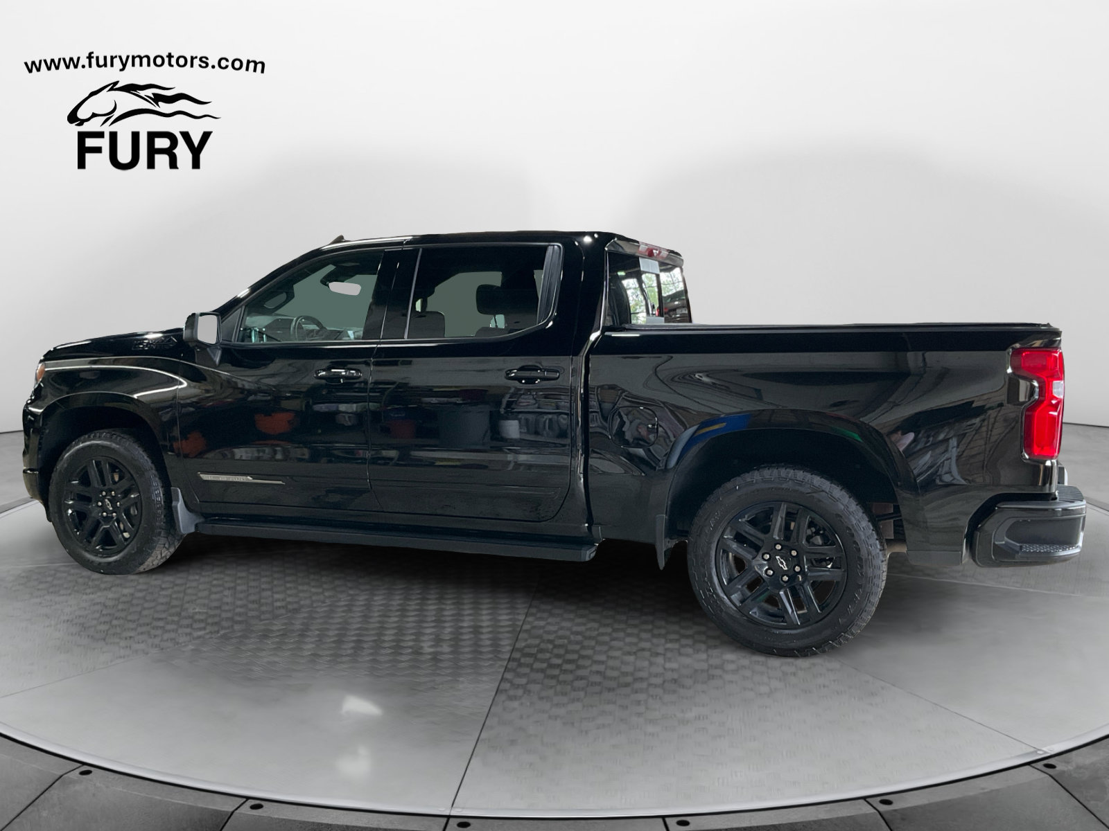 Used 2025 Chevrolet Silverado 1500 High Country w/ Midnight Edition AWD/4WD image 7
