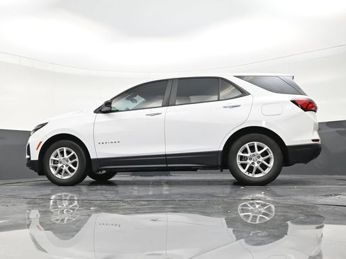 Used 2023 Chevrolet Equinox LS FWD image 21