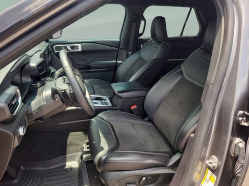 Certified 2022 Ford Explorer ST w/ ST Street Pack RWD image 17