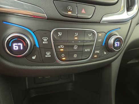 Certified 2022 Chevrolet Equinox LT FWD image 26