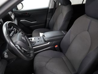 Used 2024 Toyota Highlander LE video 4