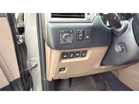 Used 2023 Lexus GX 460 Premium w/ Premium Package AWD/4WD image 15