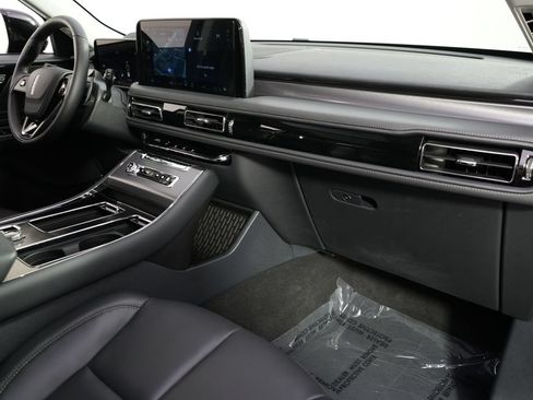 New 2026 Lincoln Aviator AWD w/ Jet Appearance Package image 15