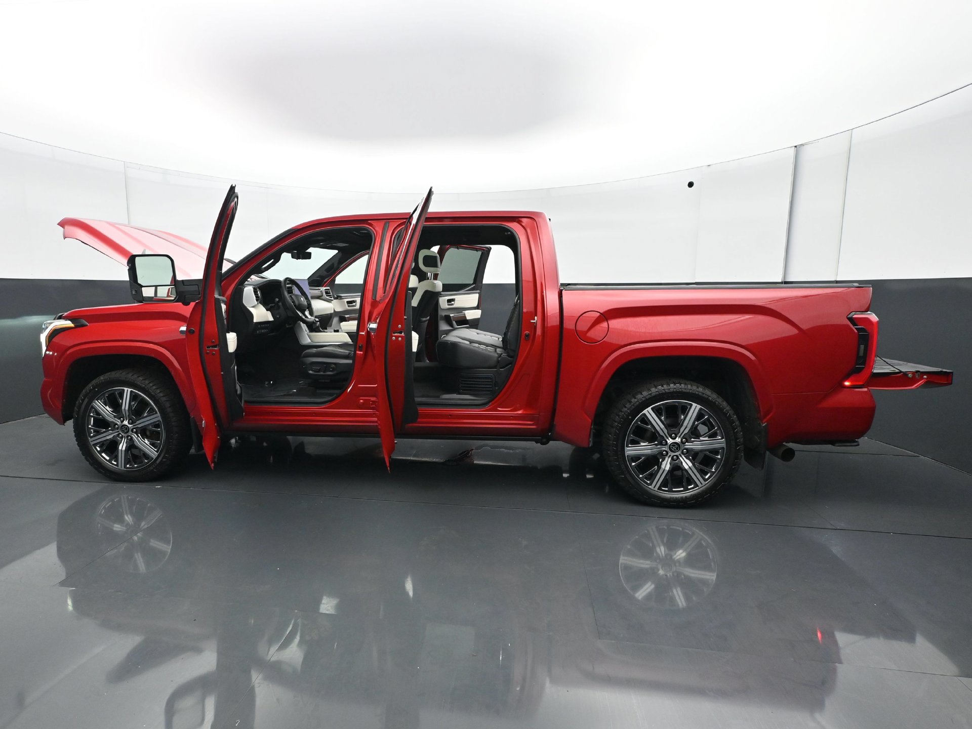 Used 2023 Toyota Tundra Capstone AWD/4WD image 33