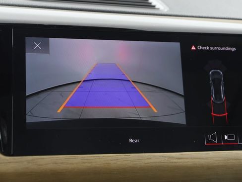 Used 2023 Audi e-tron GT Premium Plus image 10