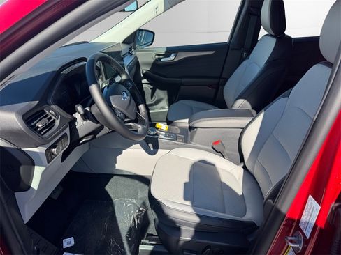 New 2026 Ford Escape SE image 9