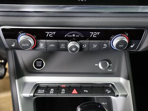 New 2025 Audi Q3 2.0T Premium image 5