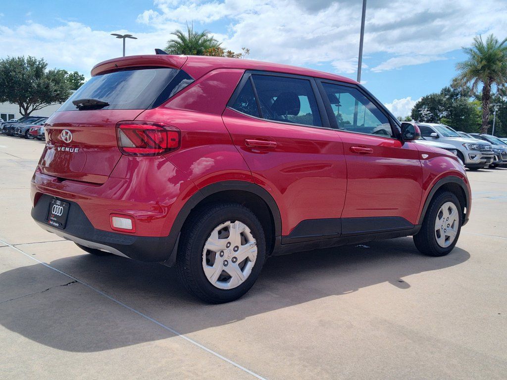 Used 2020 Hyundai Venue SE FWD image 9