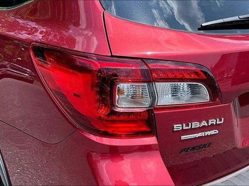 Used 2018 Subaru Outback 2.5i Premium AWD/4WD image 30