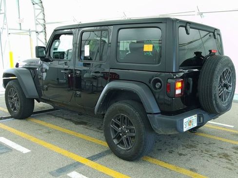 Used 2025 Jeep Wrangler Unlimited Sport AWD/4WD image 2