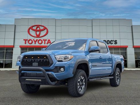 Used 2019 Toyota Tacoma TRD Off-Road AWD/4WD image 1