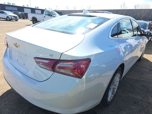 Used 2022 Chevrolet Malibu LT image 4
