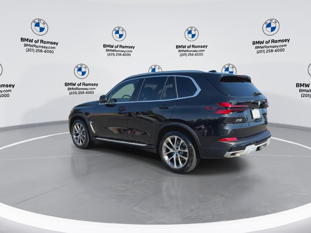 Used 2024 BMW X5 xDrive40i w/ Premium Package AWD/4WD image 6