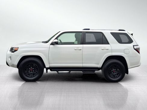 Used 2018 Toyota 4Runner TRD Off-Road AWD/4WD image 7