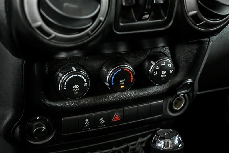 Used 2014 Jeep Wrangler Unlimited Sport w/ Quick Order Package 24S AWD/4WD image 26
