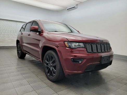Used 2019 Jeep Grand Cherokee Altitude image 13