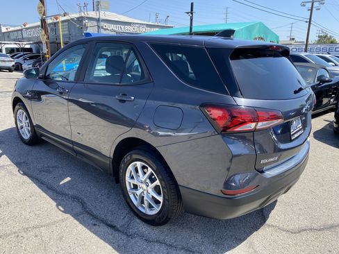 Used 2022 Chevrolet Equinox LS w/ LPO, Chrome Package FWD image 8